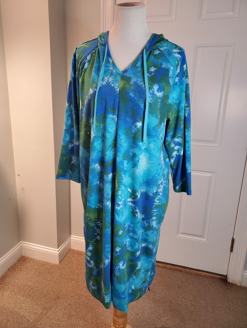LOGO Lounge By Lori Goldstein.  Women's Blue Green Hooded Pullover.